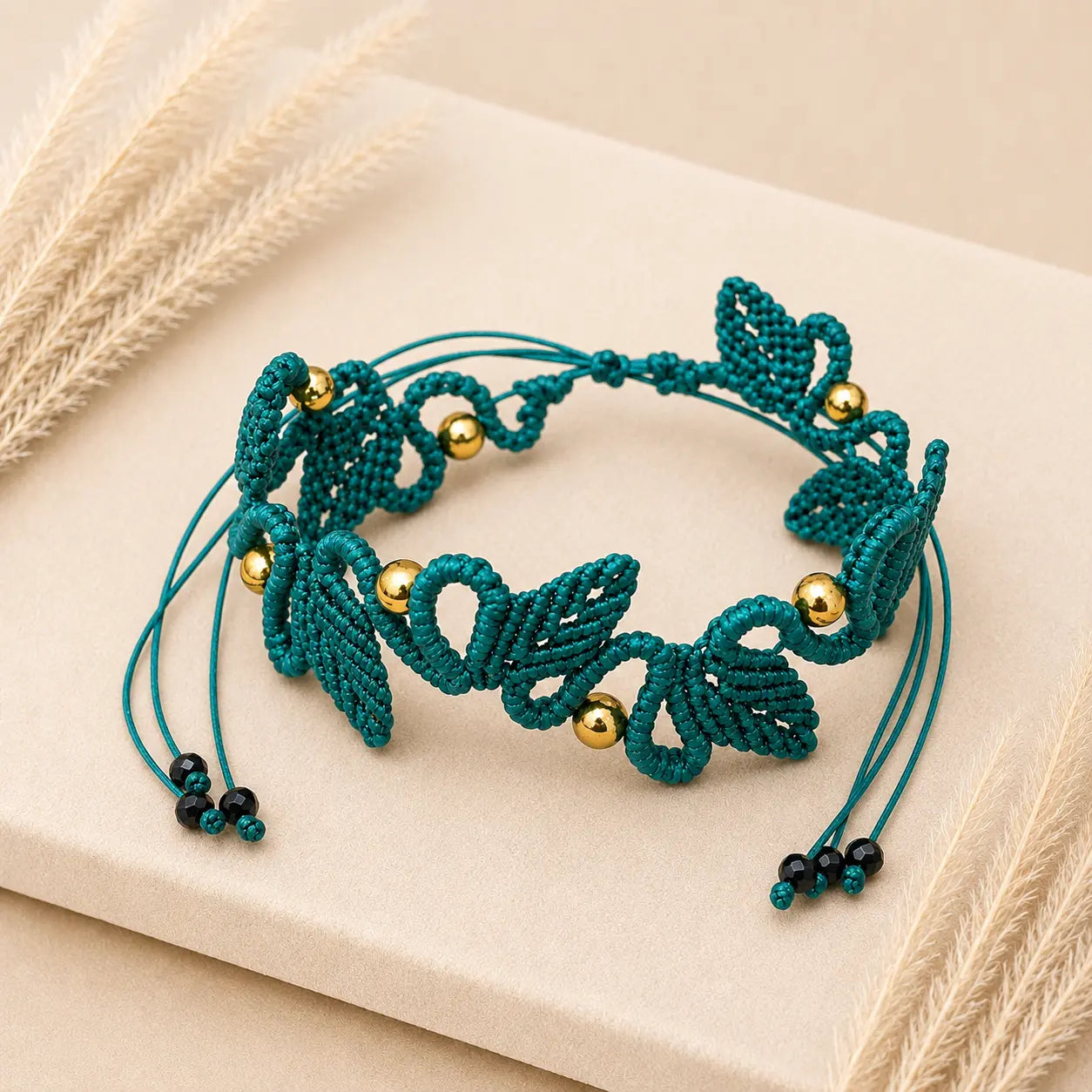 Turquoise Arabesque – Χειροποίητο Μακραμέ Βραχιόλι