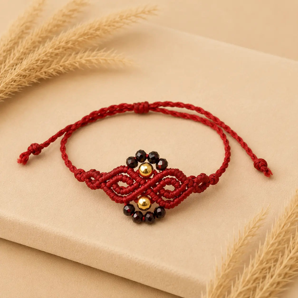 Ruby Charm Macramé Bracelet – Χειροποίητο